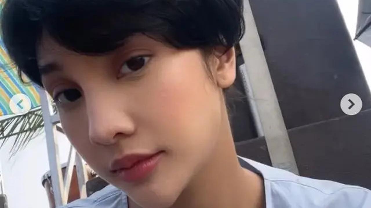 6 Potret Anya Geraldine di Balik Layar Film Mendadak Dangdut, Lelah Tahan Tawa