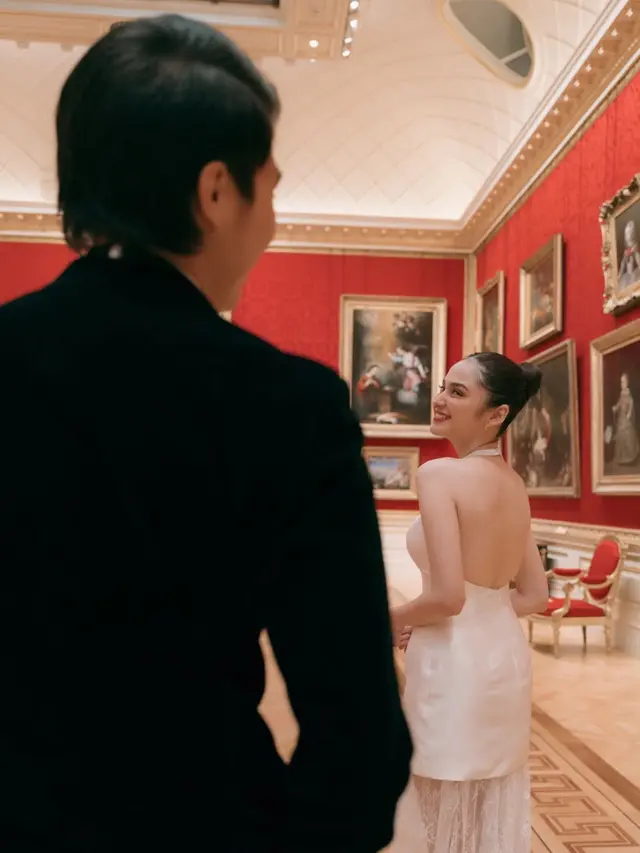 Syifa Hadju Prewedding Konsep Museum Date di Inggris. [@syifahadju]