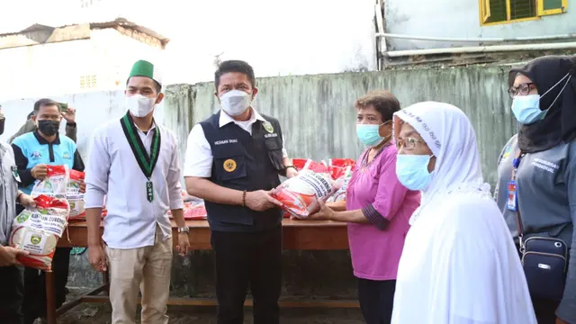 Pemprov Sumsel Bagikan Sembako ke Warga Terdampak Pandemi Covid-19