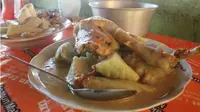 Lontong Tuyuhan Khas Rembang. (Liputan6.com/Ahmad Adirin)