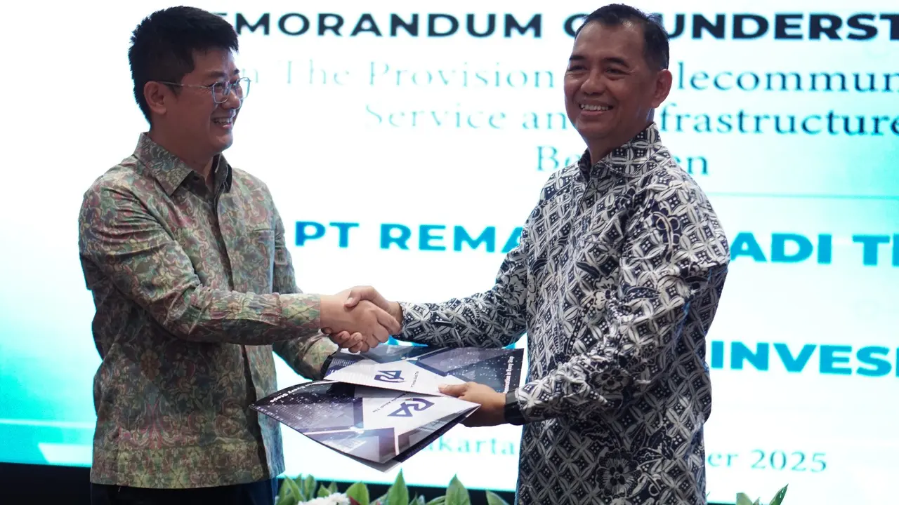 Direktur Utama PT Remala Abadi Tbk, Agus Setiono (kanan). Credit: Remala