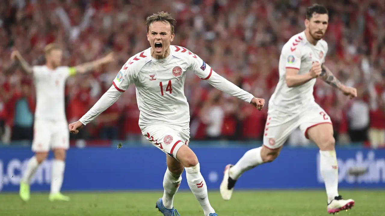 Mikkel Damsgaard - Denmark - Euro 2020