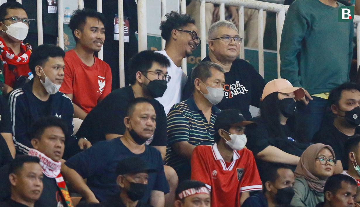 Penampakan duduk bareng Bung Ferry dan Herru Joko diharapkan dapat menjadi simbol perdamaian dan meredam rivaltas yang telah kelewat batas. (Bola.com/M Iqbal Ichsan)