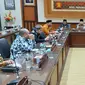 Muhammad Fawait,  Ketua Fraksi Partai Gerindra mengkampanyekan makan daging sehat dan aman. (Istimewa).