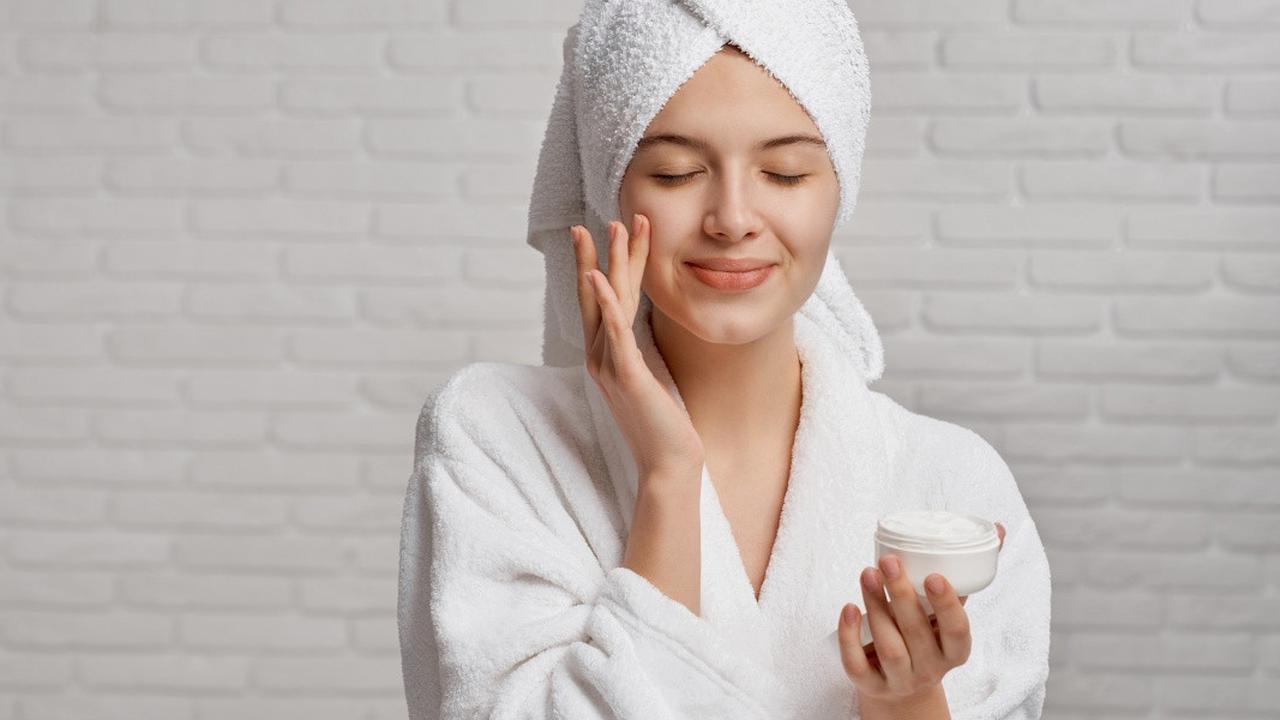 Perbedaan Face Oil dan Moisturizer untuk Skin Barier, Lengkap dengan Tips Penggunaan Terbaik Sesuai Jenis Kulit