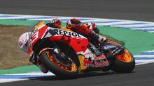 Pembalap Repsol Honda Marc Marquez dalam balapan MotoGP Spanyol di Sirkuit Jerez, Minggu (19/7/2020).(AP Photo/David Clares)