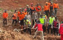 FOTO: Operasi SAR Tanah Longsor Majenang  Temukan Satu Korban Meninggal, 20 Warga Masih Dalam Pencarian
