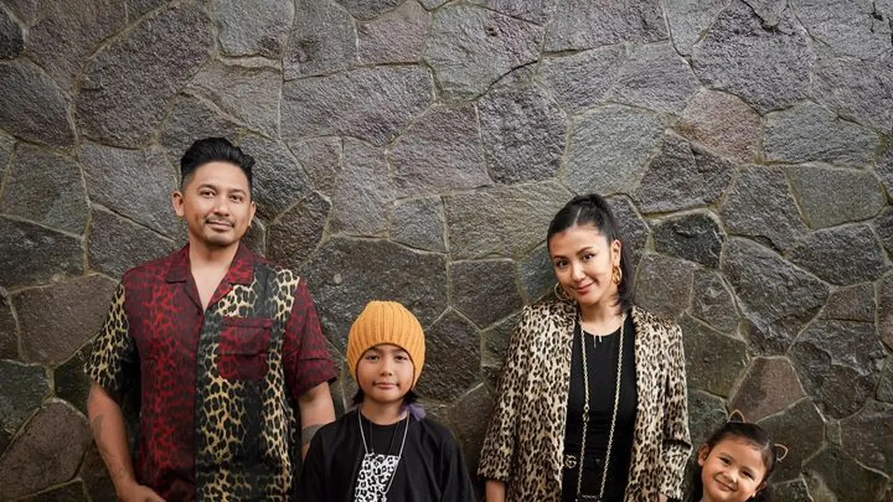 Sambil Mengasuh Kedua Anak Kesayangan, Sharena Delon Raih Cuan dengan Aktif Jadi Shopee Affiliate