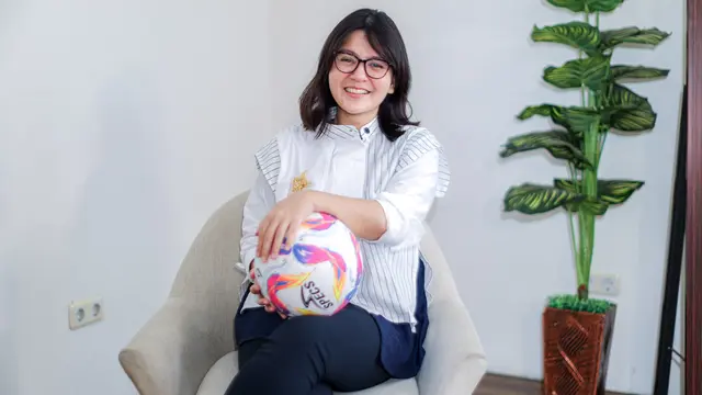Wakil Ketua PSSI, Ratu Tisha Destria, mengunjungi Kantor Bola.com di KapanLagi Youniverse (KLY) Head Office, Jakarta Pusat, pada Jumat (28/2/2025).