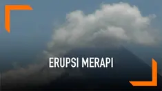 Warga bersama TNI memperbaiki jalur evakuasi guna mengantisipasi erupsi Gunung Merapi yang bisa kapan saja terjadi.