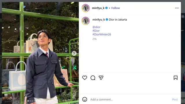 Mingyu SEVENTEEN menatap fans di event Dior (instagram.com/min9yu_k)