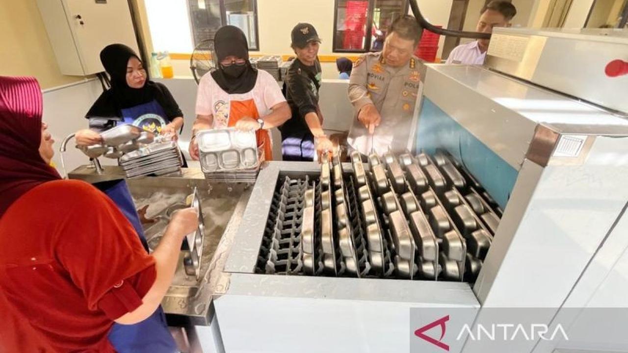 Wow, Cuma 1 Jam! Dapur Inovatif SPPG Polda Kalsel Revolusi Pencucian Ompreng Program Makan Bergizi Gratis