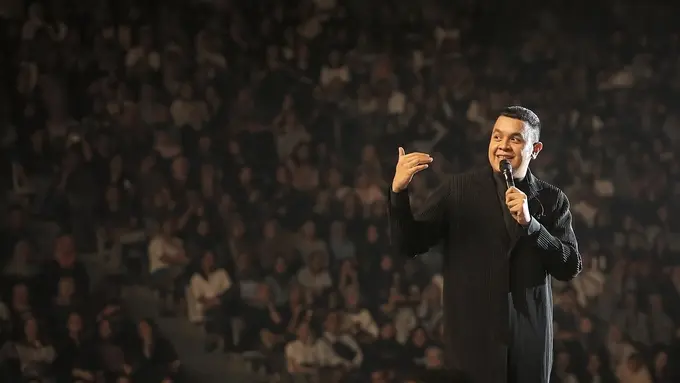 Konser Monokrom Tulus