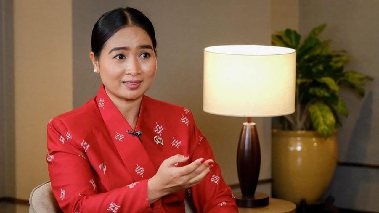 Wamenpar Dorong Pemandu Wisata Kuasai Bahasa Asing: Tahukah Anda, Komunikasi Prima Kunci Daya Saing Global?