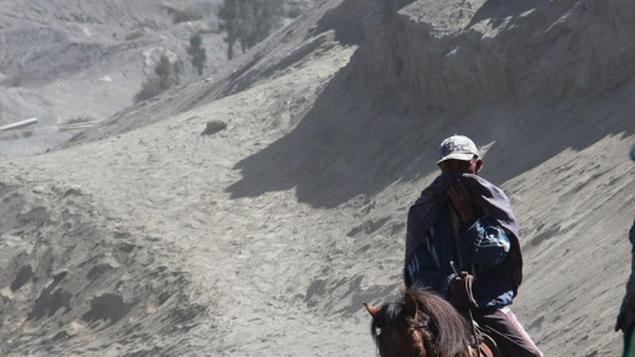 Menjelajahi padang pasir Bromo