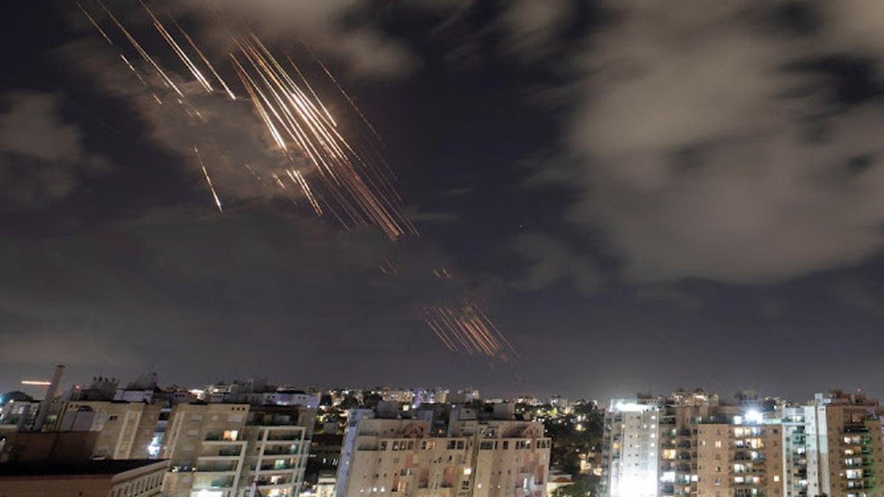 VIDEO Detik-Detik Tentara Israel Tiarap Ketakutan Saat Rudal Iran Menghantam Pangkalan Udara