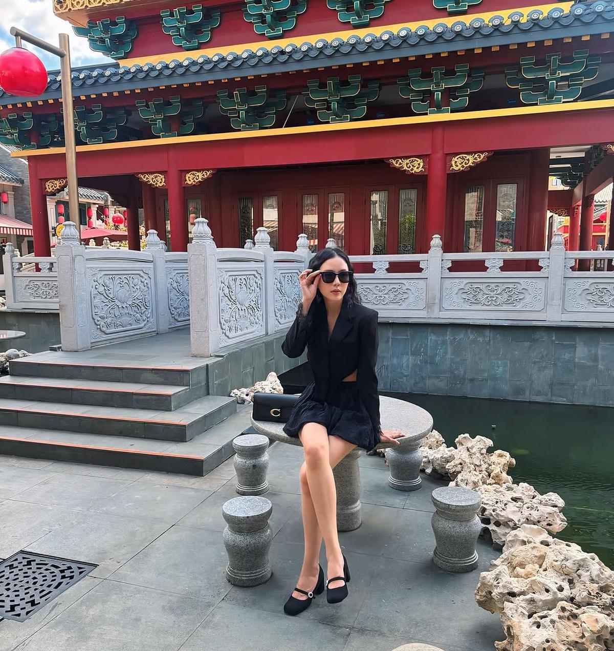 Potret Terbaru Agnes Jennifer yang Punya Kaki Jenjang dan Body Goals Impian Semua Orang