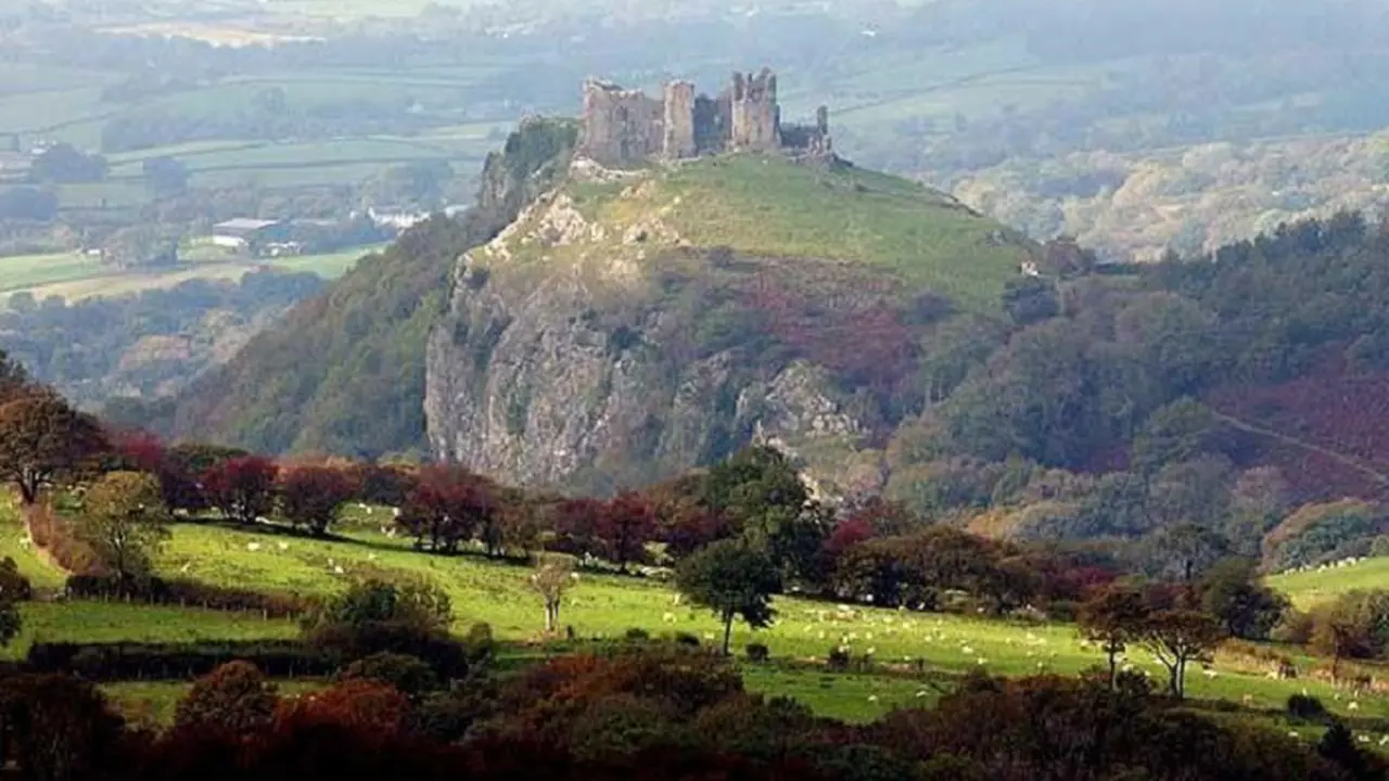 Pegunungan wisata Brecon Beacons di Inggris