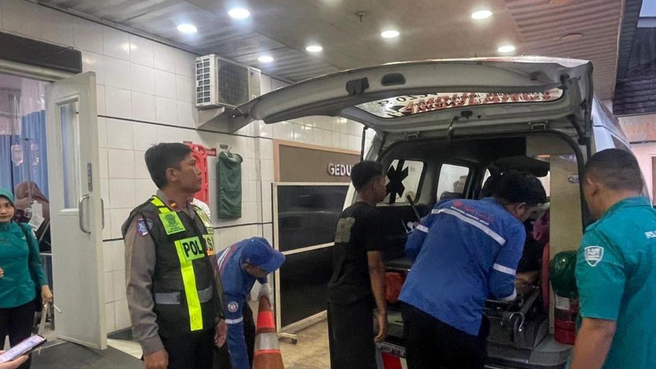 Tragedi di Tol Lampung, Santri Tewas Tertabrak Mobil saat Menyeberang