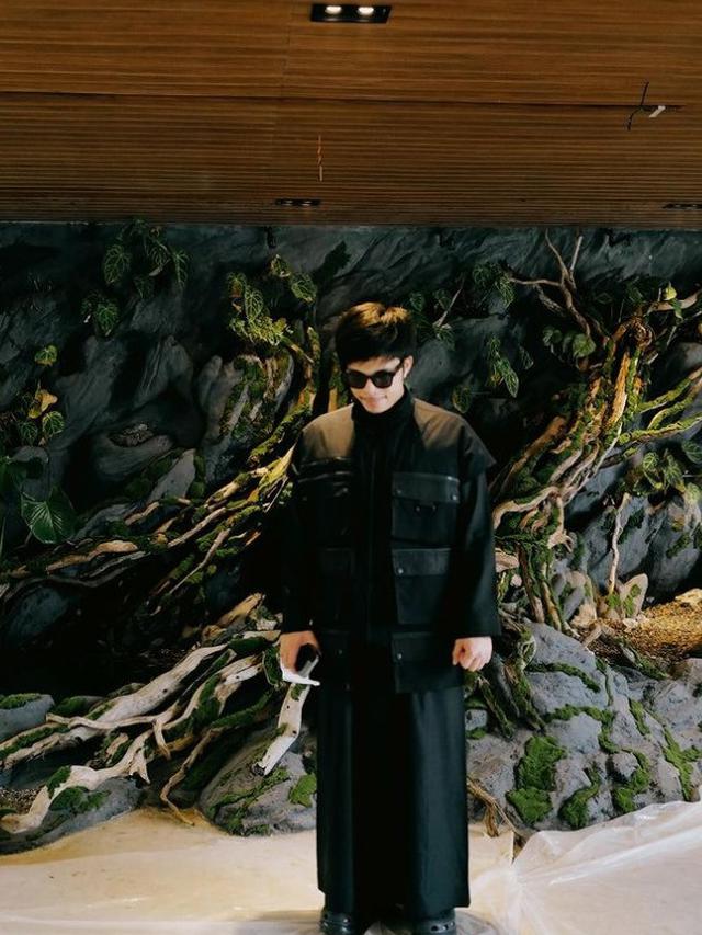 Potret Atta Halilintar di salah satu sudut rumah baru (Sumber: Instagram/attahalilintar)