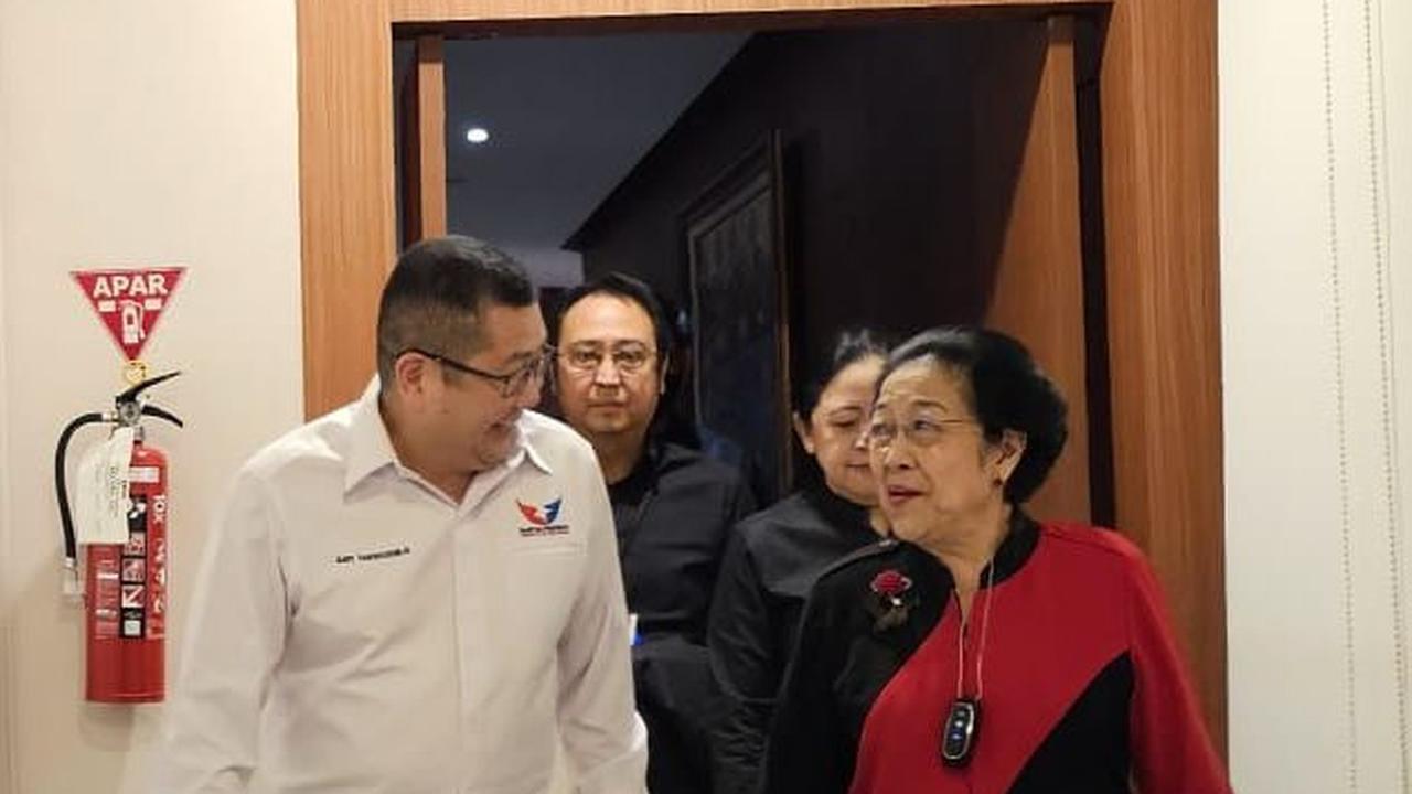 Bos TV Bertamu ke Rumah Anak Presiden Pertama RI, Foto Sang Proklamator Bareng Gadis Kecil Bikin Salfok