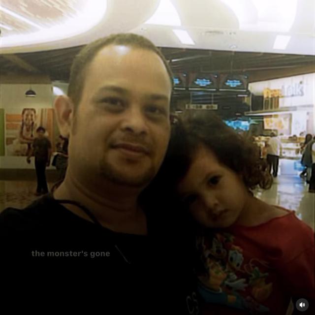 6 Potret Kenangan Basmalah Gralind 'Habibie & Ainun 3' dan Ayah, Wafat saat Ramadhan