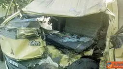 Citizen6, Lamongan: Truk bernomor polisi N 9225 TB, mengalami kerusakan paling parah dibagian depan. (Pengirim: David)