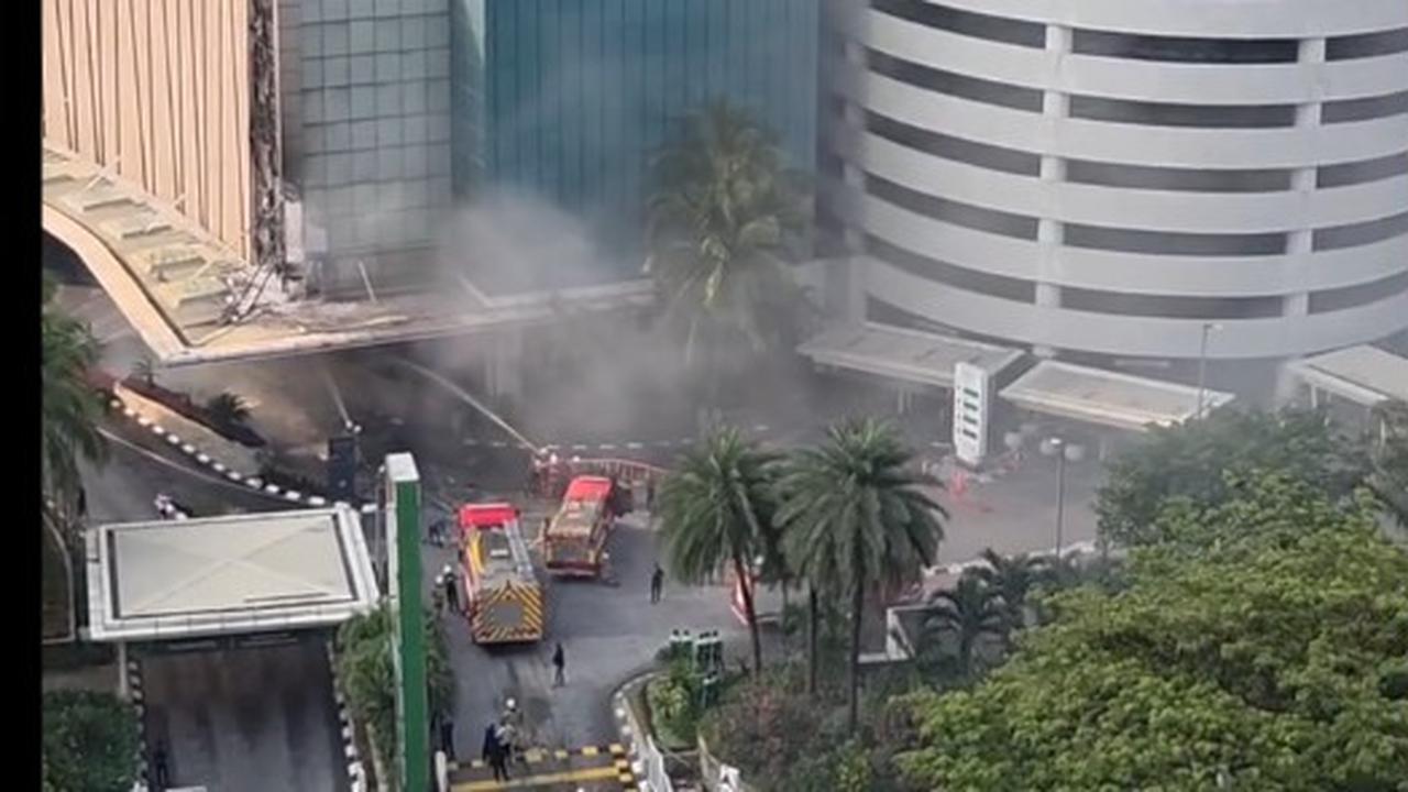Kebakaran Hotel Pullman Jakbar, Berawal dari Bau Asap di Tangga Darurat