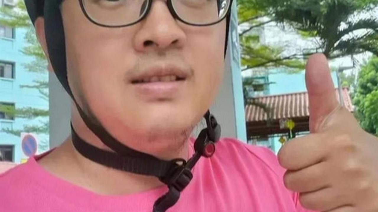 Punya Gelar Doktor dari Oxford University, Pria ini Pilih Jadi Kurir Makanan