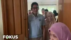 Sandi juga melihat-lihat kamar orangtuanya Henk Uno dan Mien R Uno, juga kamar abangnya Indra Uno.