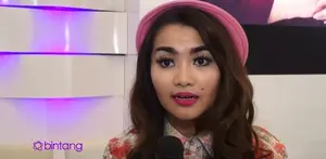 Fitri Carlina melakukan perawatan khusus untuk kecantikannya. Tidak perlu merasa takut, Fitri pun berbagi tips kepada pemirsa Bintang.com yang ingin melakukan perawatan kecantikan.