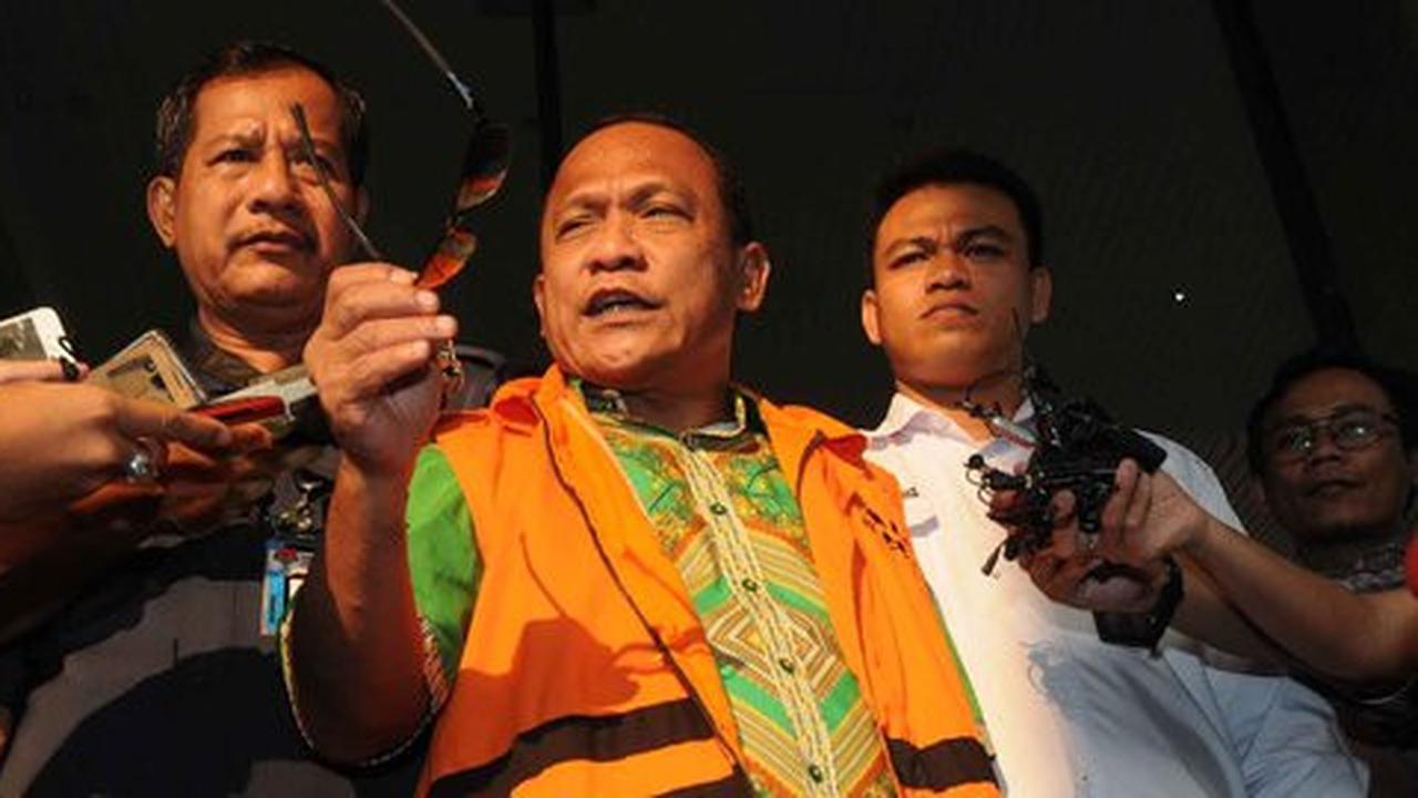 Tak didampingi pengacara, sidang Bupati Morotai ditunda pekan depan