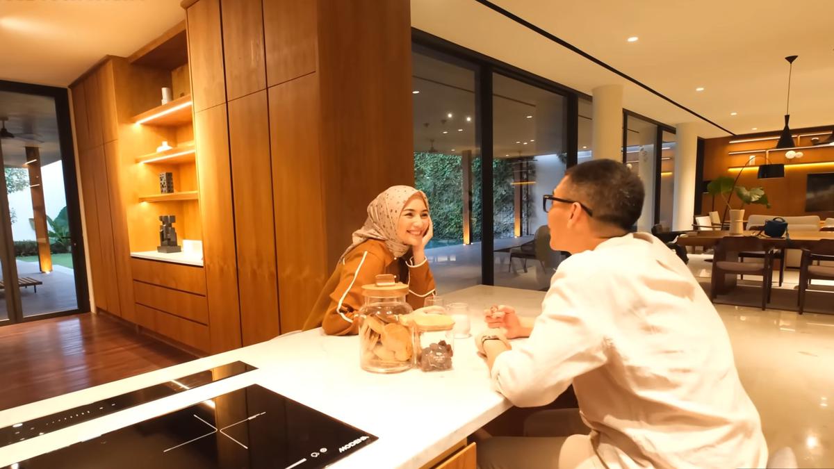 7 Potret Dapur di Rumah Citra Kirana dan Rezky Aditya, Estetik dengan Konsep Modern Minimalis