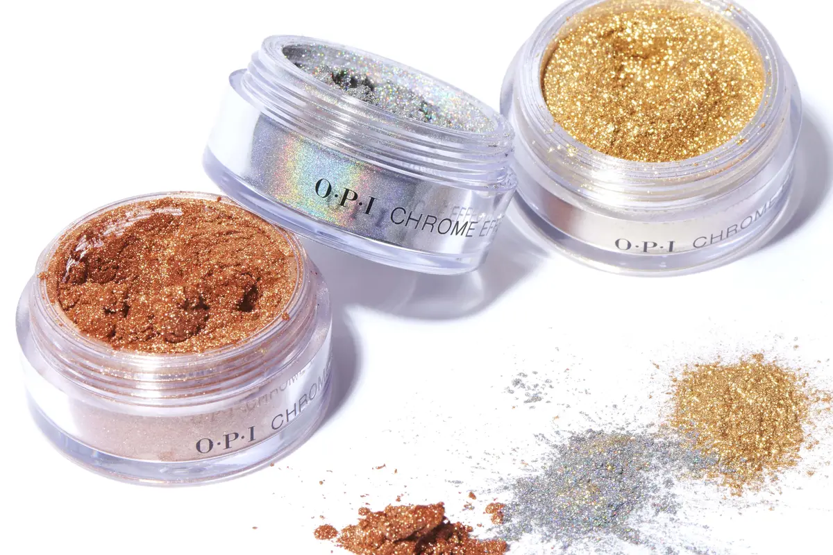 Tampilan kuku yang lebih cantik dengan bubuk Chrome Effect