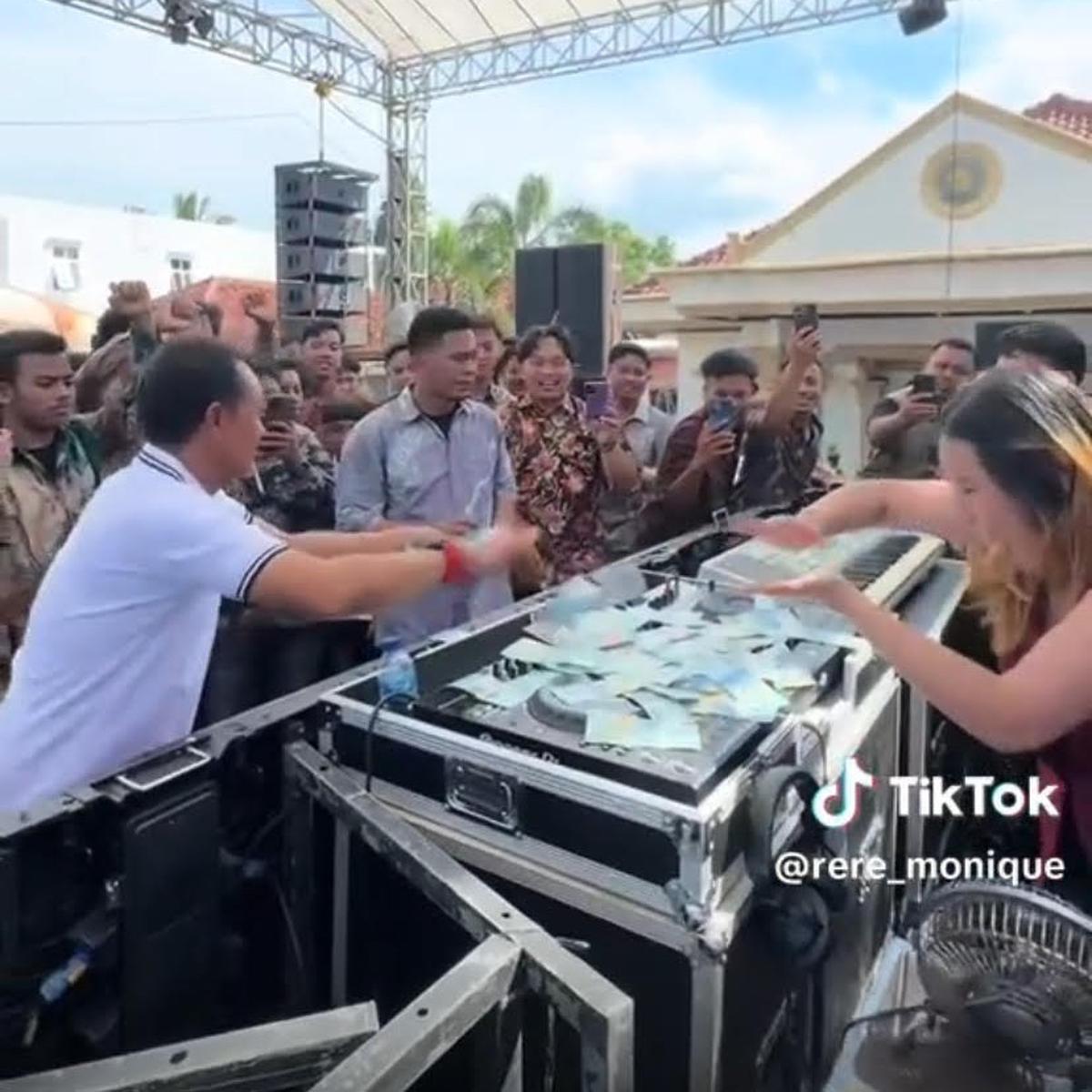 Anggota DPRD Lampung Nyawer DJ