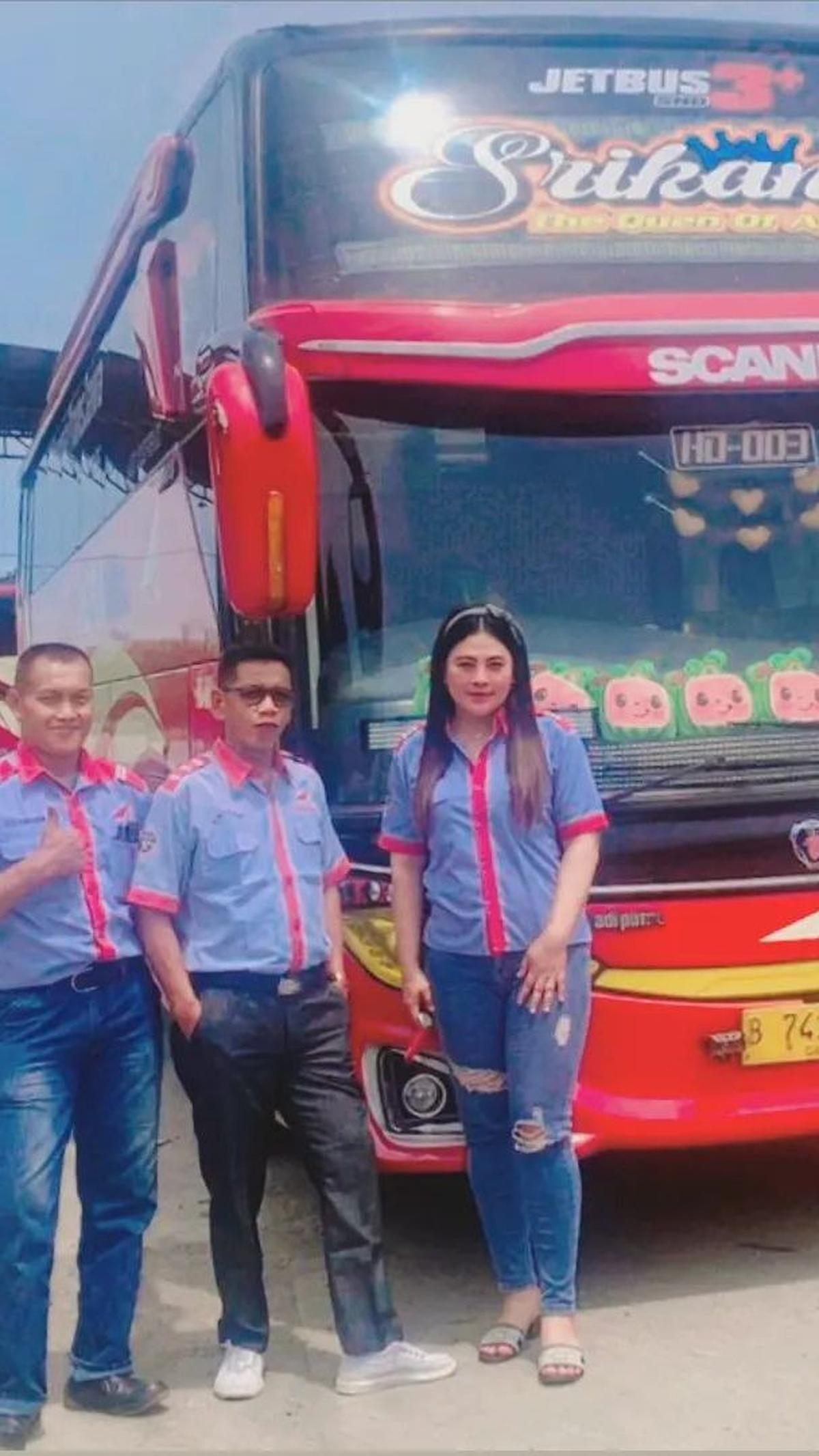 Liena kemudian sempat bekerja menjadi sopir pribadi. Sebelum akhirnya kini bergabung di PO Agra Mas menjadi sopir bus. <br>