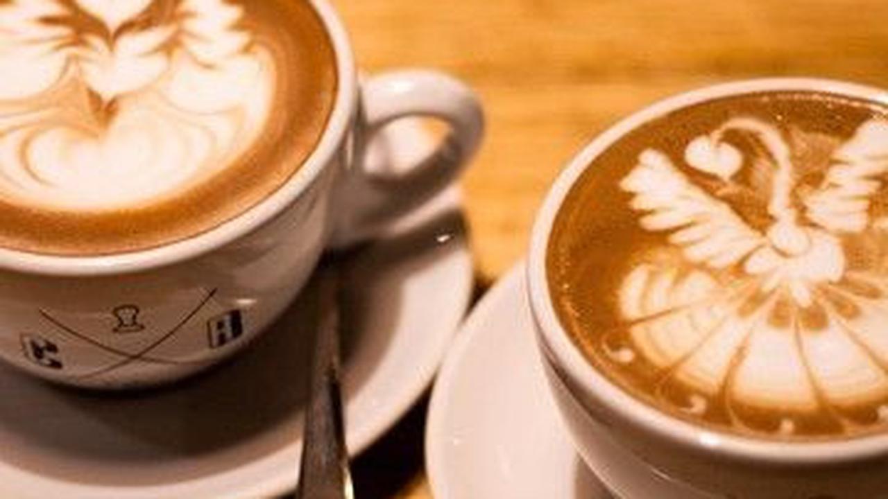 Kopi Hitam vs. Kopi Susu: Mana yang Lebih Sehat?