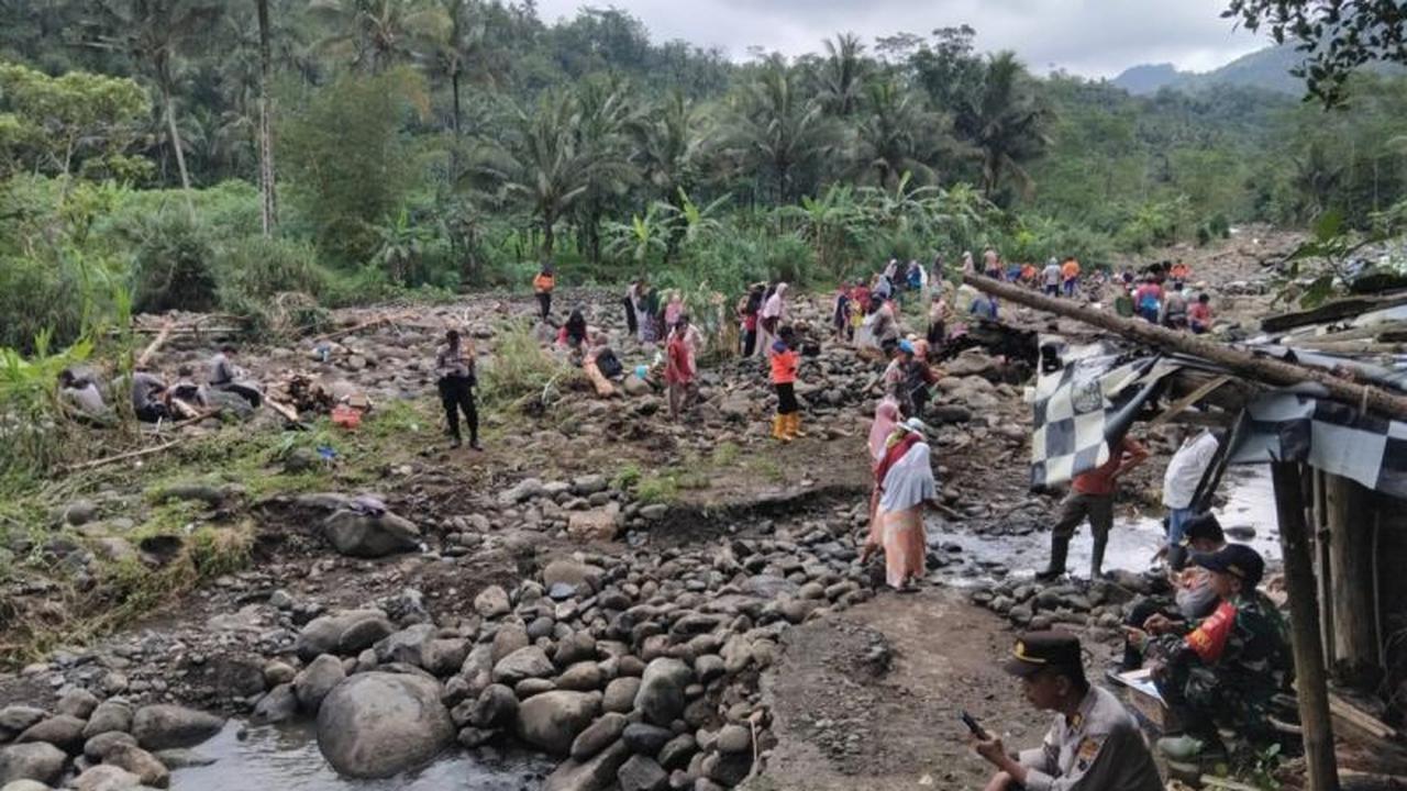 Jalan Ambles 2,5 Meter, BPBD Percepat Penanganan Longsor Panusupan Purbalingga