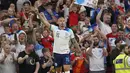 <p>Gol-gol Inggris dicetak oleh Harry Kane (29', 73'-pen), Bukayo Saka (38', 47', 51'), Marcus Rashford (45'), dan Kalvin Phillips (64'). (AP Photo/Dave Thompson)</p>
