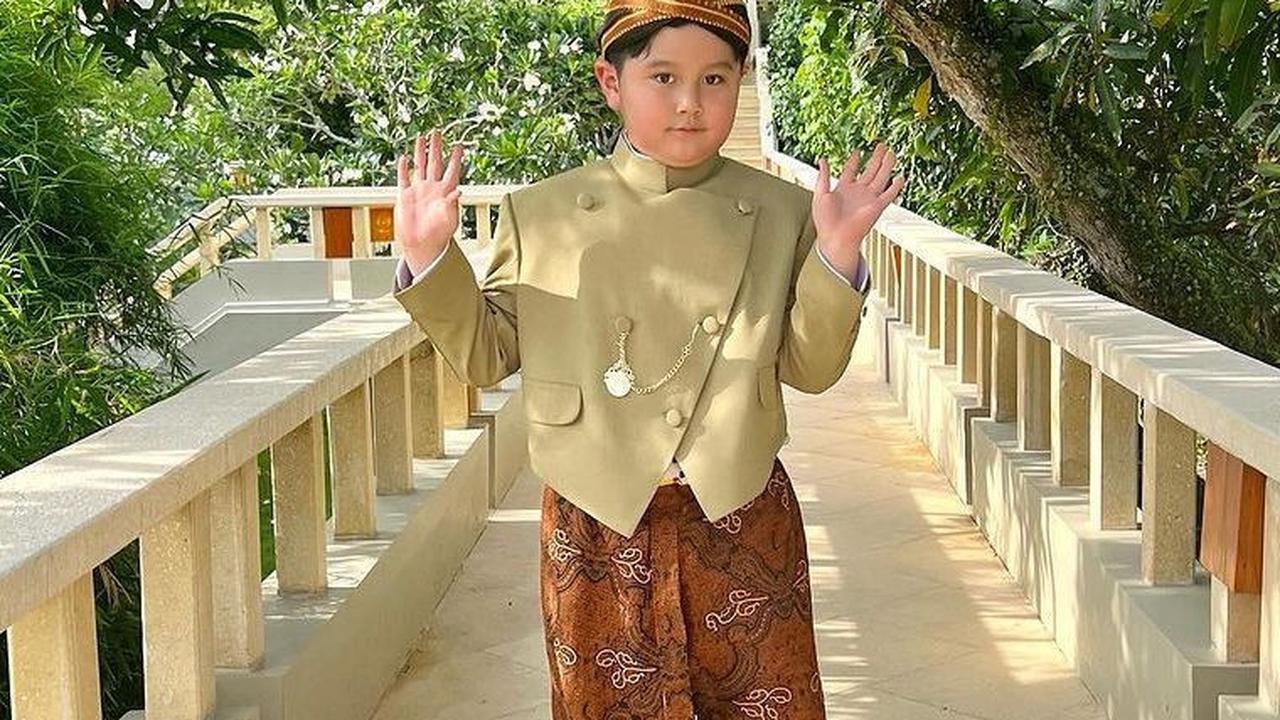 Potret Keano Mudra Djanuismadi Anak Intan Ayu yang Ikut Hadir di Nikahan BCL dan Tiko Arya Wardhana