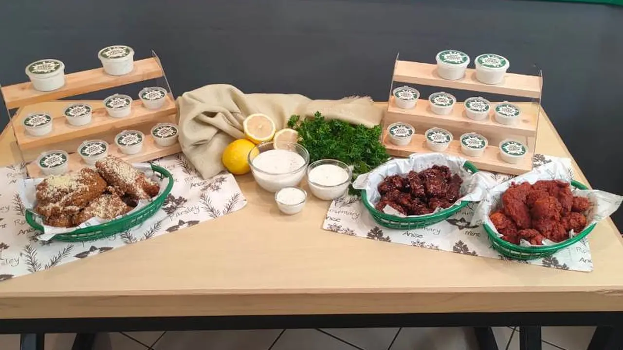 Menu Terbaru Ayam Goreng Wingstop Disajikan dengan 9 Plihan Rasa dan 3 Cita Rasa.  (Liputan6.com/Henry)