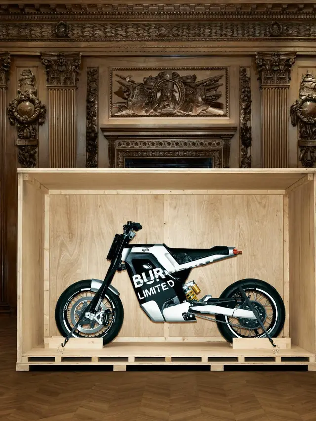 Lihat Lebih Dekat Motor Listrik Mewah Eksklusif Kolaborasi Burberry x DAB Motors