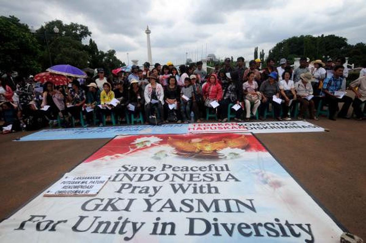 Jemaat GKI &amp; HKBP Natalan di depan Istana Presiden