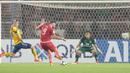 Pemain Persija Jakarta, Marko Simic #9 saat mencetak gol ke gawang Tampines Rovers pada laga Piala AFC 2018 di Stadion Utama GBK, Senayan, Jakarta (28/2/2018). Simic mencetak tiga gol untuk Persija. (Bola.com/Nick Hanoatubun)
