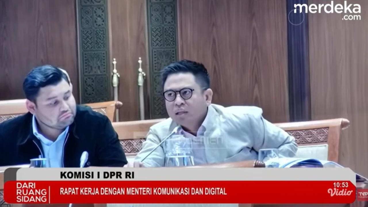 Anggota DPR Sindir Ferry Irwandi Bawa Sumbangan Rp10 Miliar buat Korban Banjir: Datang Sekali Seolah-olah Paling Bekerja di Aceh