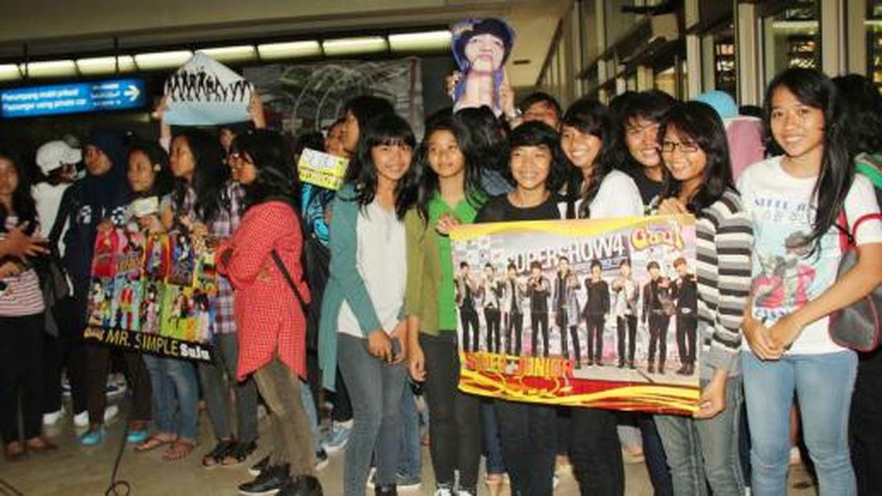 Ribuan ELF menanti Suju di Bandara Soekarno-Hatta