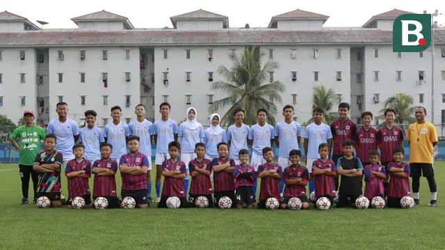 Foto: Menengok Lapangan Sepak Bola Standar FIFA di Tengah Pemukiman Muara Angke Jakarta