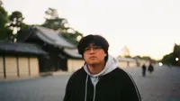 Ravi Andika Syuting Videoklip Musik Mythomania di Tiga Kota Besar di Jepang