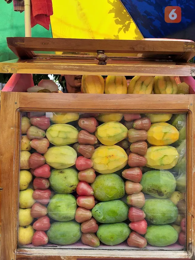 Buah Alami vs Jerawat: Mana yang Lebih Ampuh Atasi Bekasnya? Cari tahu buah alami yang efektif dalam meredakan jerawat dan menghilangkan bekasnya secara alami. (Foto: Aditya Eka Prawira/Liputan6.com)
