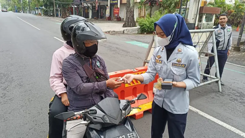 Pemkot Malang Uji Coba Parkir Elektronik Berbasis Android